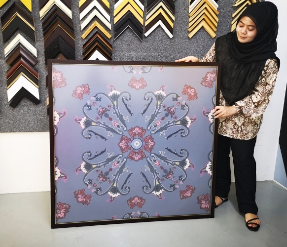 Custom scarf framing with professional finishing